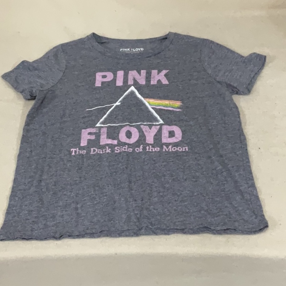 EUC woman’s Pink Floyd short sleeve t-shirt